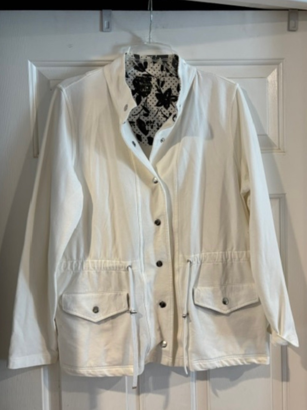 Liz Claiborne white Jacket- SZ XL